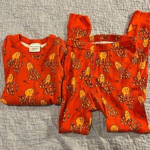 Hanna Andersson pajama set orange octopus size 8 130 boys or girls